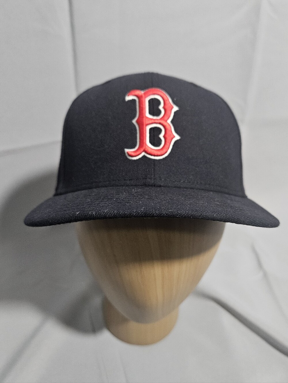 New Era Boston Red Sox Logo Fitted Hat MLB size 7 1/4 On Field Baseball